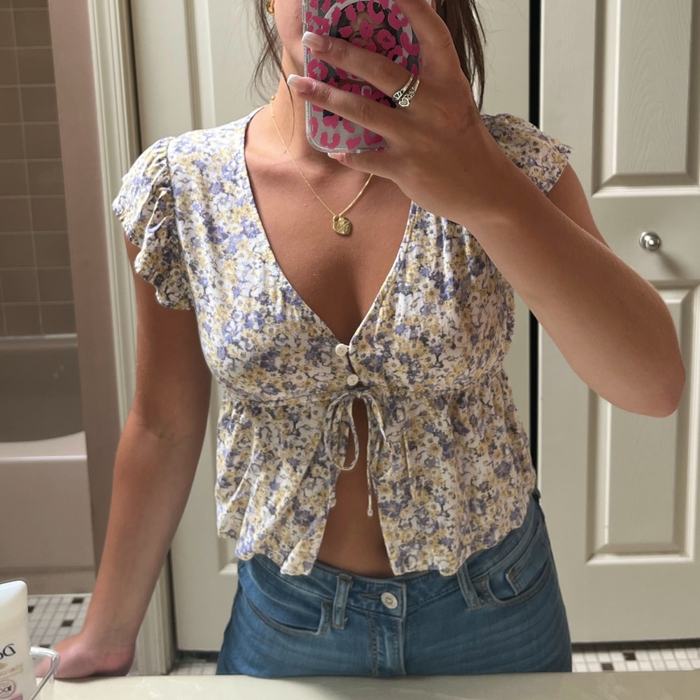 Floral Tie-Front Cropped Blouse